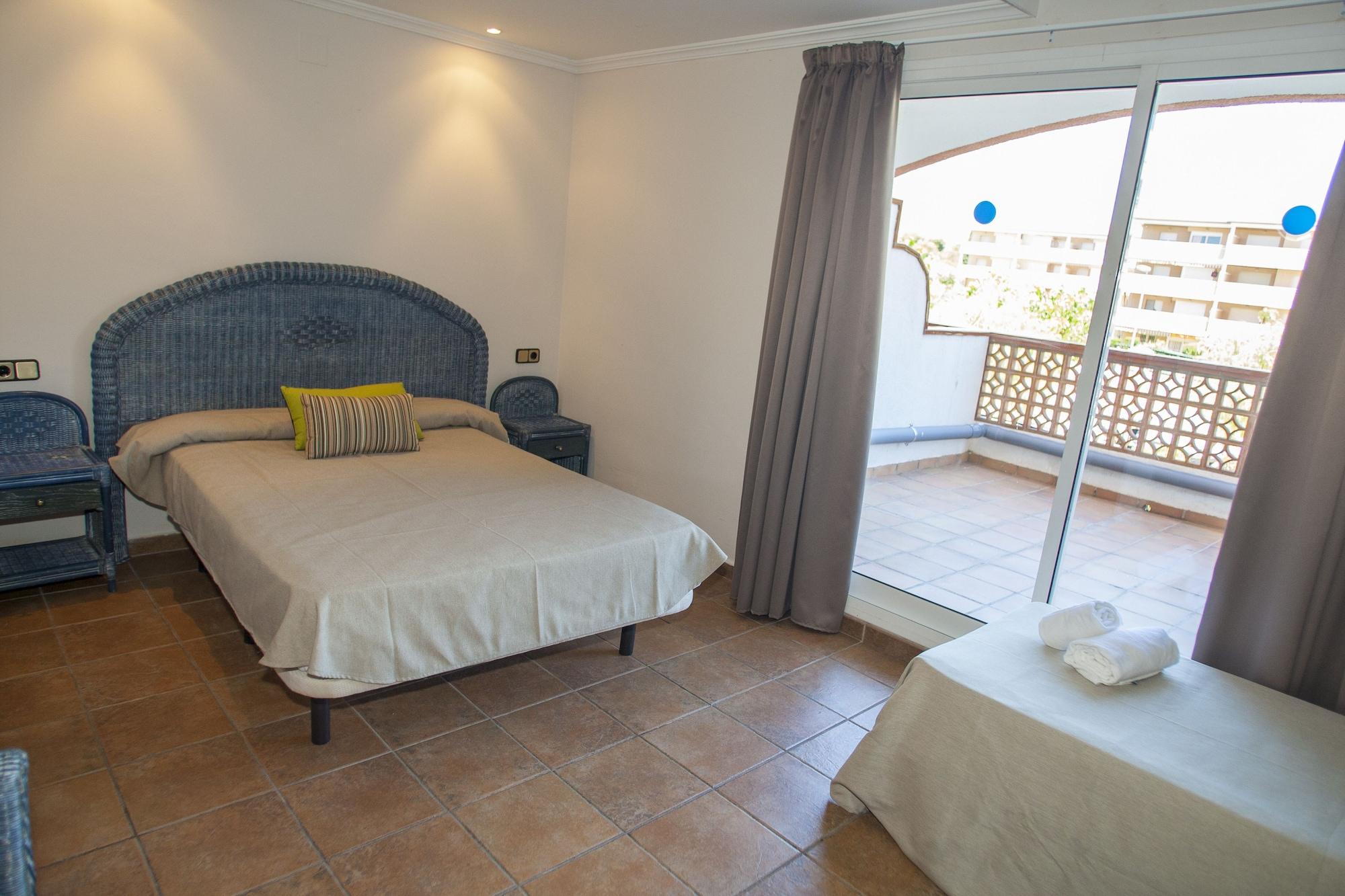 Hotel Comarruga Platja Kültér fotó