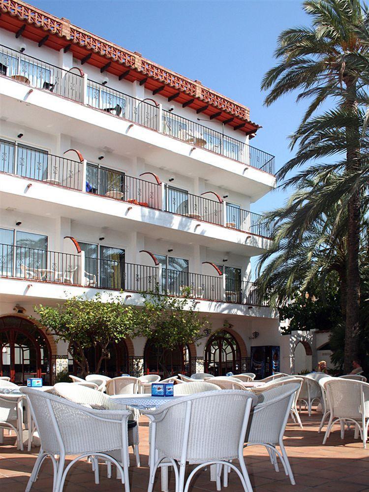 Hotel Comarruga Platja Kültér fotó