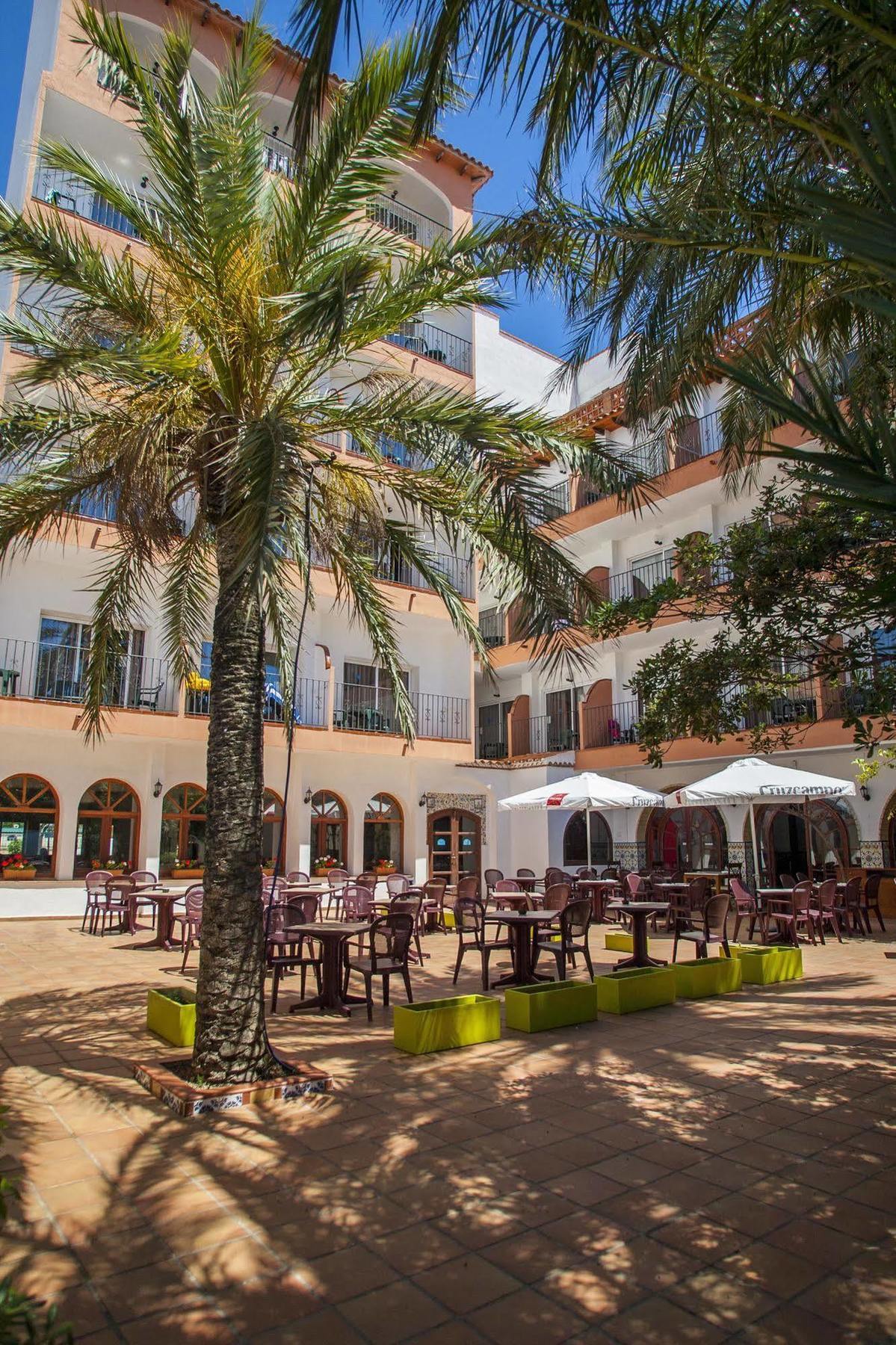 Hotel Comarruga Platja Kültér fotó