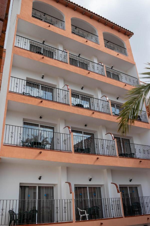 Hotel Comarruga Platja Kültér fotó